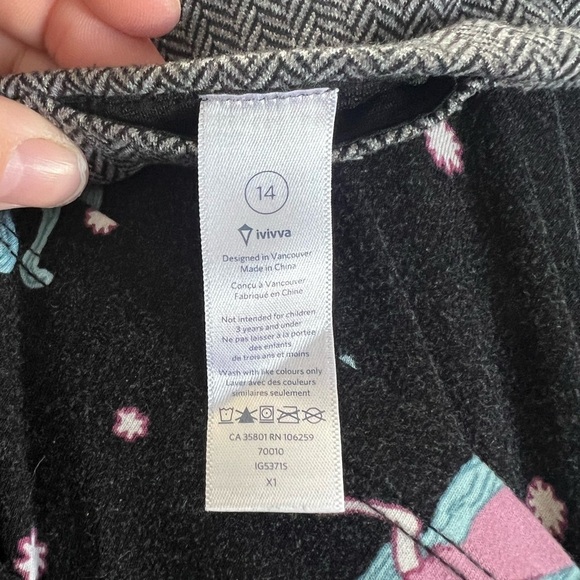 Ivivva grey patterned girls athletic leggings - Picture 2 of 5